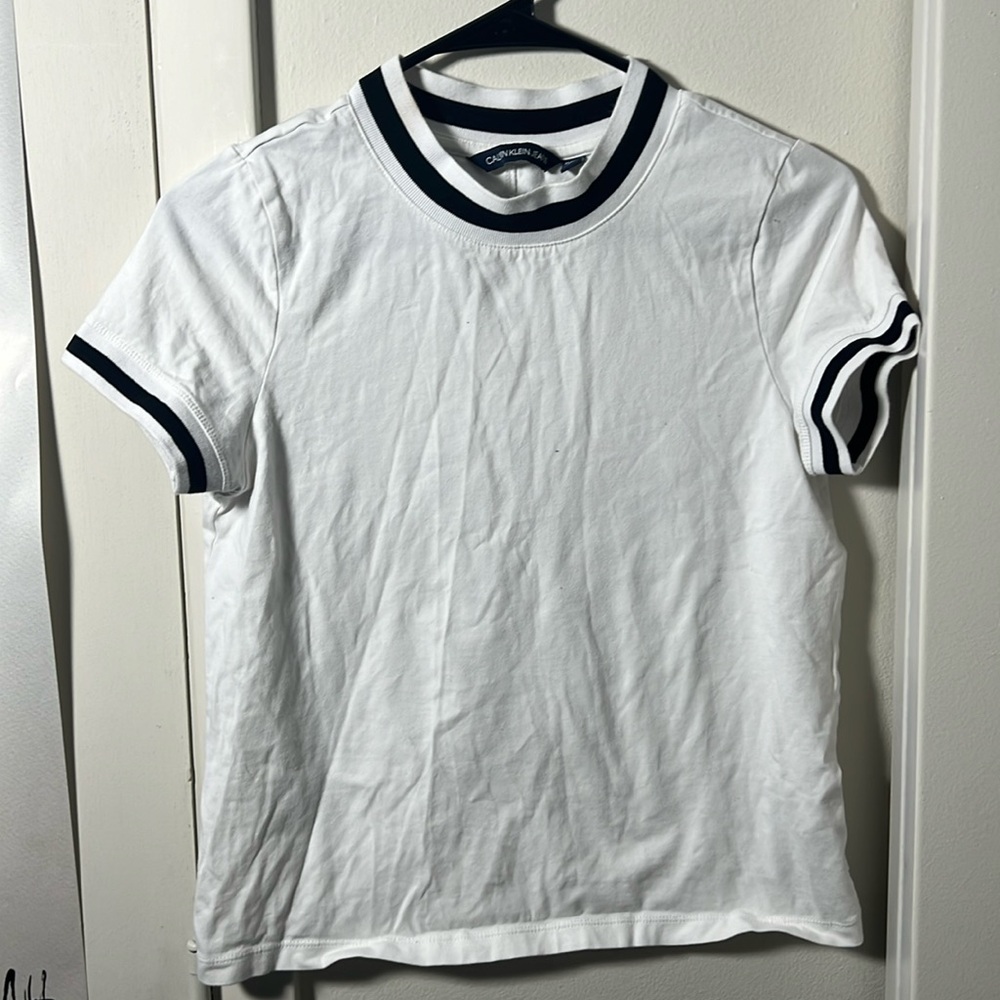 ✨ Sleek and Simple: Calvin Klein T-Shirt ✨